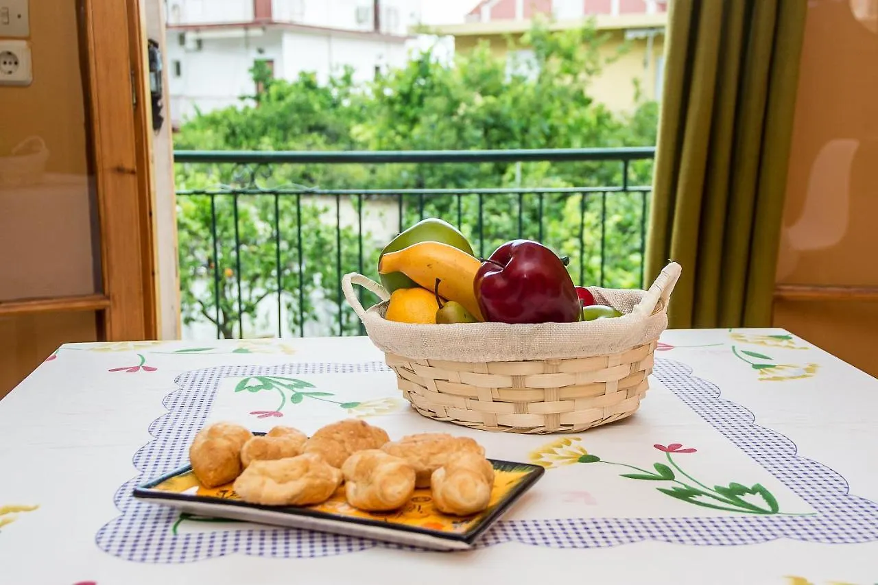 The Grapevine Rooms Poros  0*, Poros (Kefalonia)