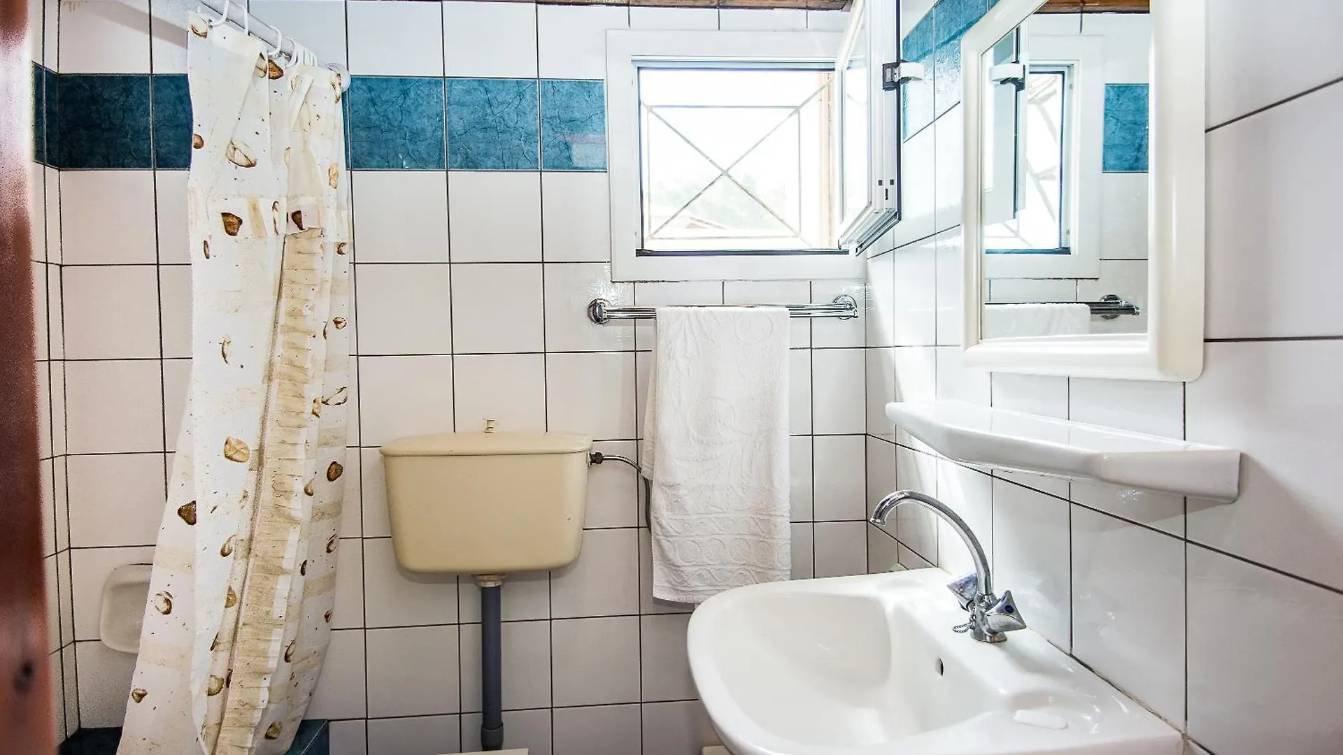 Apartment The Grapevine Rooms Poros  Greece