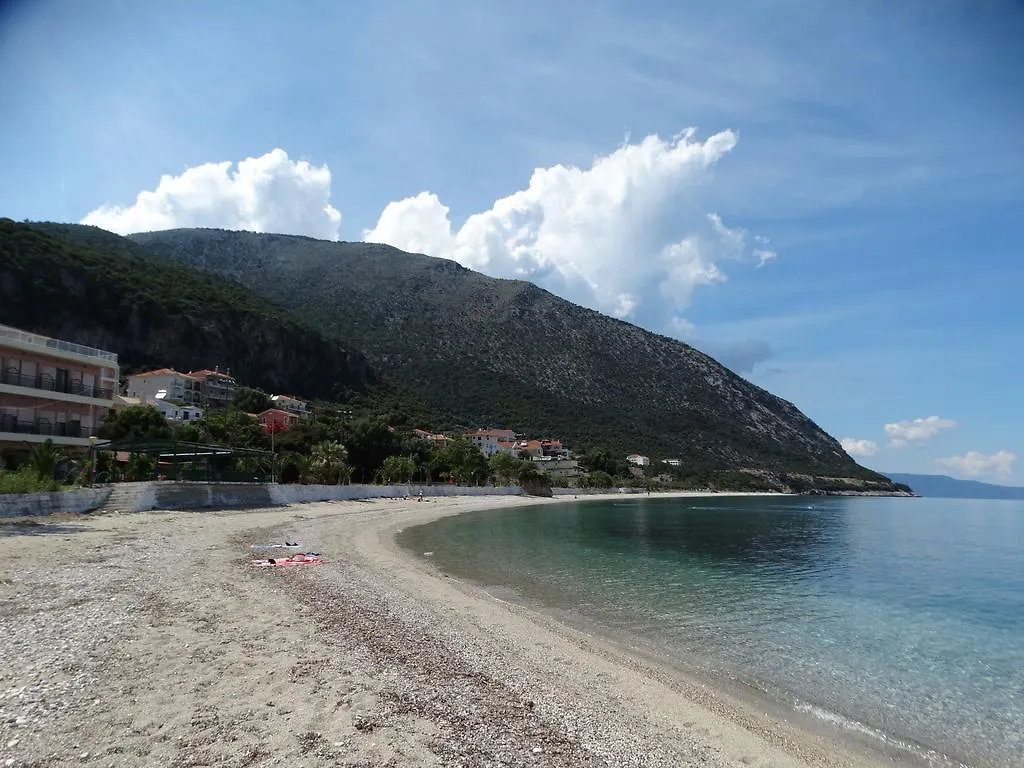 The Grapevine Rooms Poros  Poros (Kefalonia)